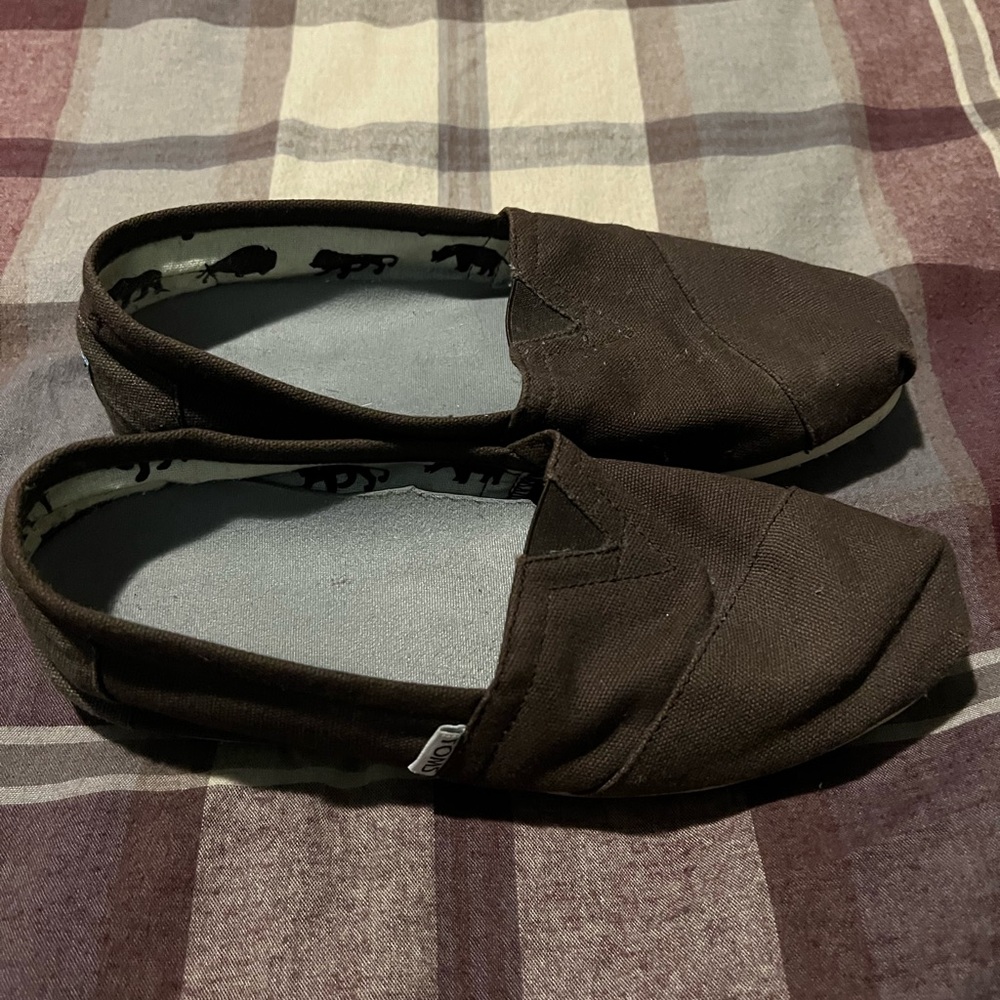Women’s Toms Size 9.5 - Brown